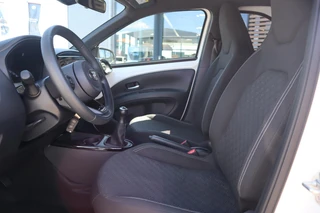 Toyota Aygo X PULSE NL-AUTO 1E EIGENAAR CLIMA NAVI APPLE/ANDROID LM-VELGEN ALL-SEASON PRIVACY-GLASS / 14