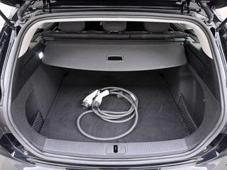 MG MG5 Electric Long Range Comfort 61 kWh SOH 96% | ACHTERUITRIJCAMERA | ADAPTIVE CRUISE CONTROL | STOEL & STUURVERWARMING | MG DEALER ONDERHOUDEN | FABRIEKSGARANTIE T/M 6-2031 | / 12