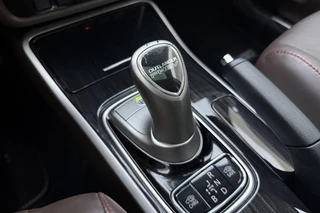 Mitsubishi Outlander 2.0 PHEV Automaat instyle | Navigatie | Lederen bekleding | Achteruitrijcamera | Elektrische achterklep | Stoel- en stuurverwarming | Verwarmd voorraam / 33