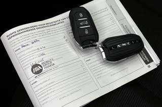 Lancia Ypsilon 1.2 Turbo Hybrid 110pk / 23