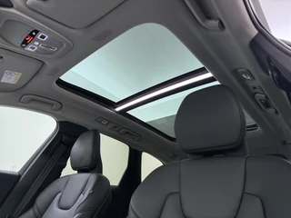 Volvo XC60 Plug-In Hybrid AWD T6 Plus Dark Recharge ADAPT. CRUISE CONTROL | STUUR & STOEL VERWARMING | PANORAMA DAK | 360 GRADEN CAMERA | ELEK. STOELEN MET GEHEUGEN | HARMAN/KARDON AUDIO / 24