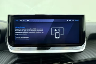 Peugeot 2008 1.2 Hybrid 145 Allure | Climate & Cruise control | Achteruitrijcamera |voorstoelen verwarmd | Parkeersensoren | AppleCarplay / AndroidAuto | Full LED / 26