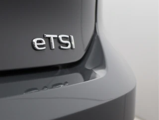 Volkswagen Golf 1.5 eTSI Life Edition  | Facelift | Head-up | Winter pakket / 13