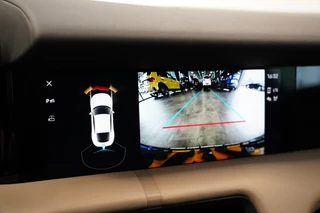 Porsche Taycan Performance 84 kWh  ACC Panoramadak Leder Memory Seats / 22