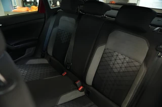 Volkswagen Taigo 1.5 TSI R-Line 3x  Adaptive-Cruise IQ-led 18'lmv 24 Maanden garantie* (Vraag naar de voorwaarden) / 21