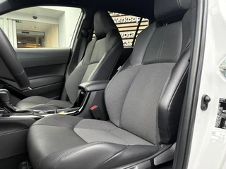 Toyota Corolla Cross 2.0 High Power Hybrid First Edition 1e EIGENAAR NL-AUTO / 16