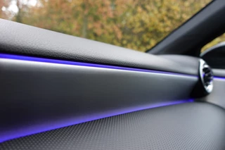 Mercedes-Benz A-Klasse 250 e Business Solution AMG Limited Pano / 44