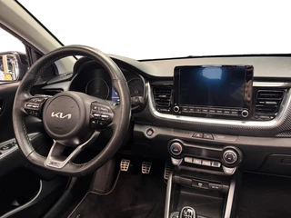Kia Stonic 1.0 T-GDi MHEV GT-PlusLine Meest luxe uitvoering | 1e Eigenaar | Panorama dak | Dealer onderhouden | Cruise Control Adaptief | Carplay | Metallic lak | Fabrieksgarantie t/m 10-5-2030 + 3x 1 jaar* | NAP / 13