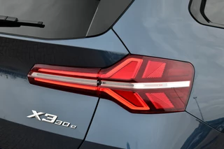 BMW X3 30e xDrive M-Sport  Pano ACC 360 H/K HUD 20inch / 45