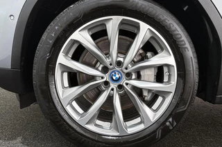 BMW X3 xDrive30e Panoramadak Merino Leder Apple CarPlay Achteruitrijcamera / 25