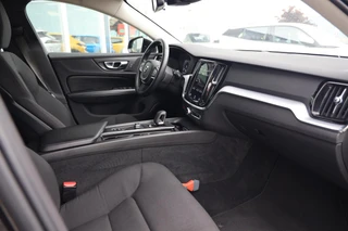 Volvo V60 2.0 B3 Momentum Advantage|Automaat|Trekhaak|Applecarplay/android auto|Camera|Cruise control / 21