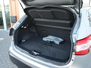 Nissan Qashqai 1.2 116PK Tekna | Panoramadak | Trekhaak | / 35