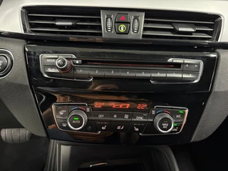 BMW X1 SDrive18i Executive/ NL auto/ Automaat/ Parkeersensoren / 31