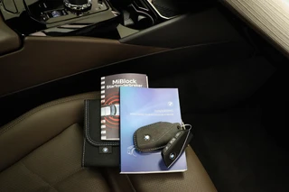 BMW 5-serie Touring 550e xDrive | INNOVATION / M SPORT PRO- PACK | PANORAMADAK | HEAD UP | STUURVERWARMING | 360 CAMERA | 20" / 61