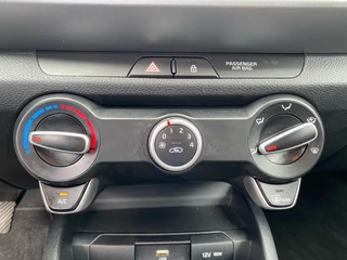 Kia Stonic 1.0 T-GDi MHEV ComfortLine | Airco | Navigatie | Cruise control | Parkeercamera | Apple Carplay/Android Auto / 22