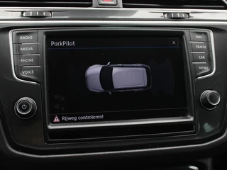 Volkswagen Tiguan 1.4 TSi 125 Pk Connected Series | Cruise Control | Navigatie | Climatronic | Parkeersensoren | 17 Inch | 158.663 Km !! / 25