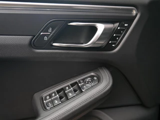 Porsche Macan 2.0 FACELIFT| PANO| TREKHAAK| 21LM| Sport Chrono / 23