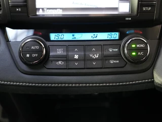 Toyota RAV4 2.5 Hybrid Executive Business / 26