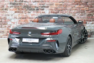 BMW 8 Serie M850i xDrive High Executive M Sport Pakket Automaat  / Live Cockpit Professional / Individual Leder Merino / Driving Assistant / Carbon Exterieur / Active Steering / Laserlight / M Sportremsysteem / Active Cruise Control met Stop en Go-functie / M Sportdifferentieel / Shadow Line / Achteruitrijcamera / Harman Kardon / 6