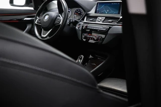 BMW X1 xDrive20i High Executive | PANORAMADAK | HEAD UP | STOELVERWARMING | TREKHAAK / 16
