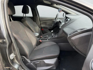 Ford Focus Wagon 1.5 Titanium NAVI - STOELVERWARMING / 12