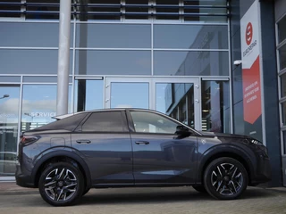 Peugeot 3008 1.2 Hybrid 136 GT | Demo | Stoel en stuurverwarming | Led | Navigatie | Achteruitrijcamera | Keyless entry en start | Parkeersensoren voor en achter | Climate control | Adaptive cruise control / 6