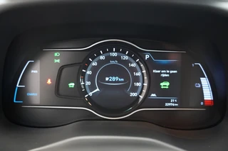Hyundai Kona EV Comfort 64 kWh 3-Fase  Warmtepomp Two-Tone Adaptive-Cruise Navigatie / 10