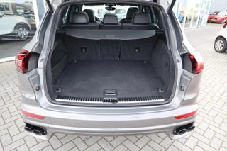 Porsche Cayenne 3.6 GTS|Panoramadak|Bose|Sportchrono|Navi|Camera|Stoelverwarming Voor/Achter|Verwarmd Stuurwiel|Elek. Stoelen|LED| / 41