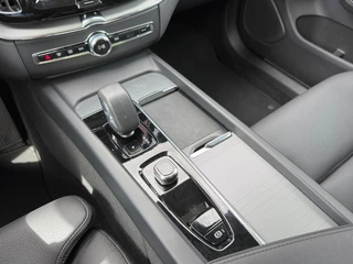 Volvo XC60 T6 Plus Dark Recharge AWD Trekhaak | 360 | H/K | Pano | Memory / 23