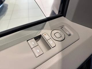 Kia PV5 Passenger Elite Executive 71.2 kWh | Nieuw te bestellen! | 412 Km bereik | Ruimte en comfort | NU €3000 inruilpremie + €500 korting op KIA laadpaal / 28