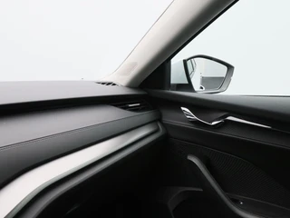 Škoda Octavia Combi 1.0 TSi 110 Pk Business Edition | Stoelverwarming | Adaptive Cruise | Navigatie | CarPlay | 16 Inch | 70.153 Km !! / 30