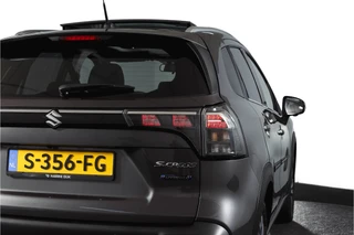 Suzuki S-Cross 1.5 Hybrid Style Orig. NL  | S/K-Panodak | Adapt. Cruise | Stoelverw. | 360 Camera | PDC | NAV+App. Connect | Afn. Trekhaak | ECC | LM 17" | / 15