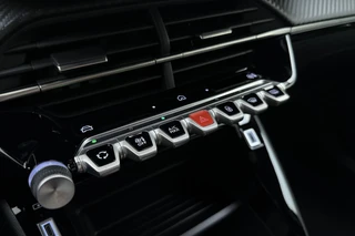 Peugeot e-2008 EV Business 54 kWh | 156PK | AUTOMAAT | 406KM WTLP | Camera Achter | Draadloos Appel Carplay & Android Auto | / 24