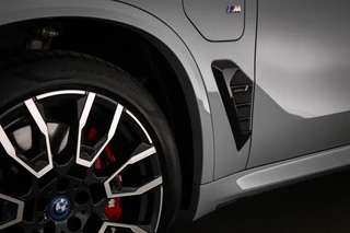 BMW X5 xDrive50e M-Sport | PANORAMADAK | HEAD UP | HOUTAFWERKING | ACHTERBANKVERWARMING | TREKHAAK | 360 CAMERA | 21" / 29