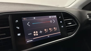 Peugeot 308 SW 1.2 PureTech Blue Lease CARPLAY NAVI CRUISE ECC. / 34