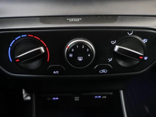 Hyundai Bayon 1.0 T-GDI Comfort | Automaat | Apple Carplay/Android Auto | Camera | Cruise Control | Airco | Stuurbediening / 18