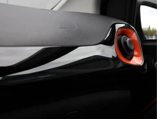 Peugeot 108 1.0 e-VTi Top  | Cruise Control | Camera | Keyless | Org. NL / 48