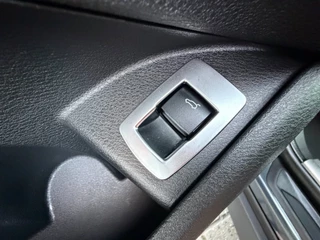 BMW X1 SDrive18i Executive Edition / ACC / Head-Up / Led / Trekhaak / Rijklaar !. / 39