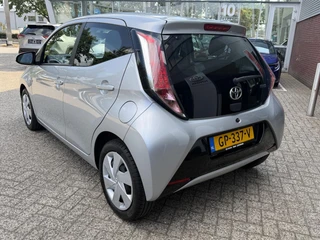 Toyota Aygo 1.0 VVT-i x-play NL-AUTO EL-RAMEN CAMERA NAVI BLUETOOTH AIRCO AUTOMAAT / 2