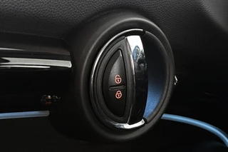 MINI Electric Camden Go Edition 33 kWh SOH 97% Apple CarPlay Achteruitrijcamera Sportstoelen Stoelverwarming / 39