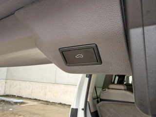 VW Multivan 1.4 eHybrid L2H1 Leder Pano IQ Trekh H/K Sfeer HUD Lang / 20