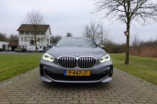 BMW 1 Serie 118i Business Edition M sport  | Camera | CarPlay | Stoelverwarming | Navi | / 8