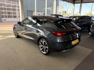 SEAT Leon 1.5 eTSi DSG 150pk FR Bns. Intense KEYLESS/CAMERA/VIRTUAL/18INCH/WINTERPACK / 21
