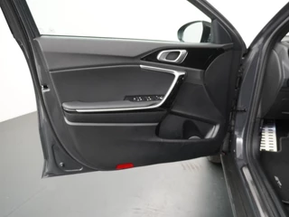 Kia XCeed 1.5 T-GDi GT-Line  - Automaat - Panorama dak - Stoel/Stuur verwarming - Navigatie - Climate Control - Achteruitrijcamera - Elektrische Achterklep - 7 jaar of 150.000km Fabrieksgarantie / 22