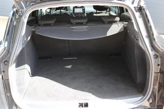 Renault Clio 0.9 TCE LIMITED Parkeer sensoren / Cruise control / Trekhaak / 14