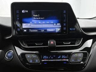Toyota C-HR 1.8 Hybrid Dynamic Camera | Cruise Control | Climate Control | / 17