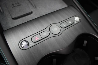Byd SEAL 6 Touring 1.5 DM-i Comfort Lite // Long Range 19 kWh | Panoramadak | 360 camera | Sfeerverlichting | Smartphone Key | CarPlay & Android Auto | Fabrieksgarantie / 30