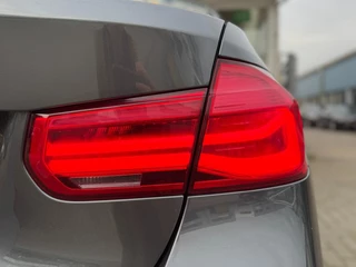 BMW 3 Serie 318i Executive M Sport I Navigatie I Trekhaak I Xenon I Dealer ond. I NL auto / 12