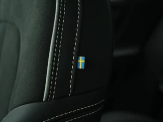 Volvo EX40 SINGLE MOTOR PLUS BLACK EDITION 70 KWH 100% SOH  | Trekhaak | Harman Kardon | Warmtepomp / 22