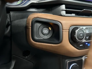 Jeep Wrangler Unlimited 4xe 380 Sahara PHEV | FACELIFT | EL. STOELEN / 33